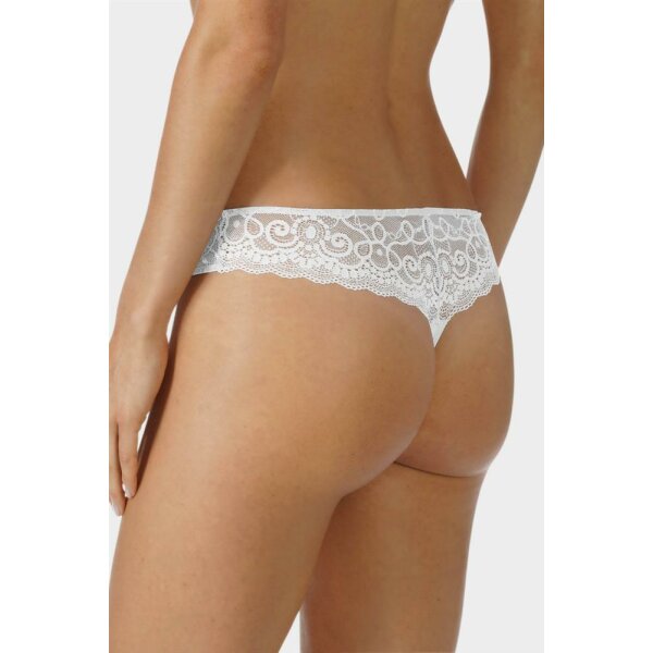 String - Amorous - White - 40