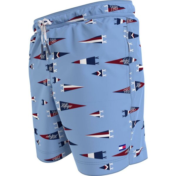 Tommy Hilfiger - Mittellange Badeshorts mit Segelflaggen-Print - drawstring print - 10-12